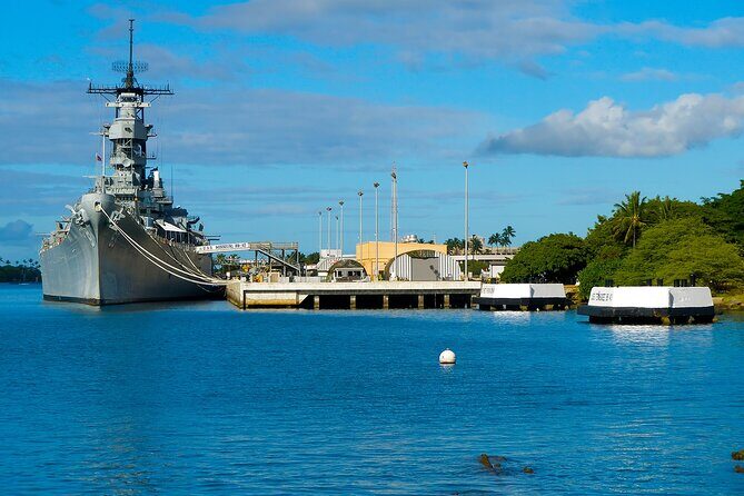 Day Trip from Kauai to Oahu: WWII Pearl Harbor Heroes - Pearl Harbor Historic Sites Visitor Center: Start With the Big Picture
