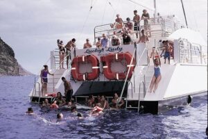 Deluxe Na Pali Morning Snorkel Tour on the Lucky Lady - Lucky Lady comfort, space, and the safety culture that matters