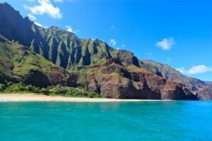 Deluxe Na Pali Sunset Snorkel Tour on the Lucky Lady - The Lucky Lady Catamaran: More Than Just Seats and Salt Air