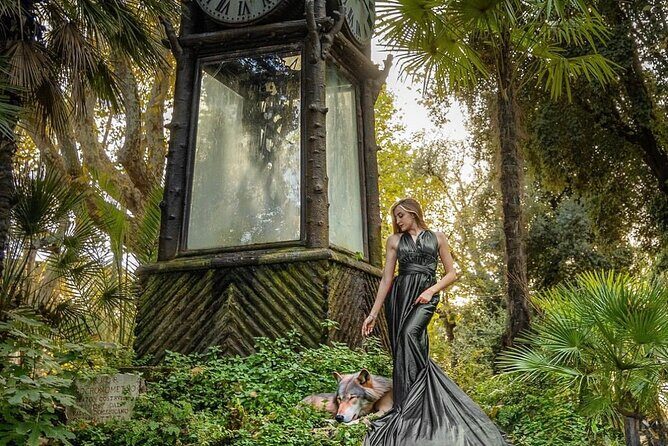 Flying Dress Photoshoot in Kauai - Comfort and confidence: posing support is part of the value
