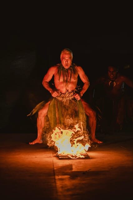 Kauai: Ahi Uila Fire Show with Dinner Option - Ahi Uila fire show at Hilton Garden Inn Kauai Wailua Bay: the setting