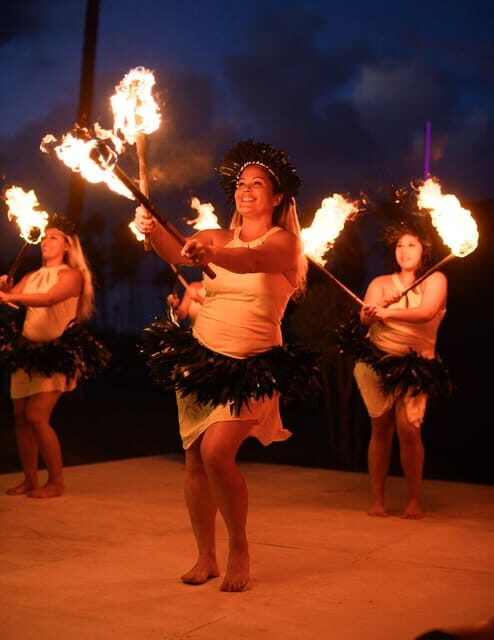 Kauai: Ahi Uila Fire Show with Dinner Option - What the optional dinner adds (and what stays extra)