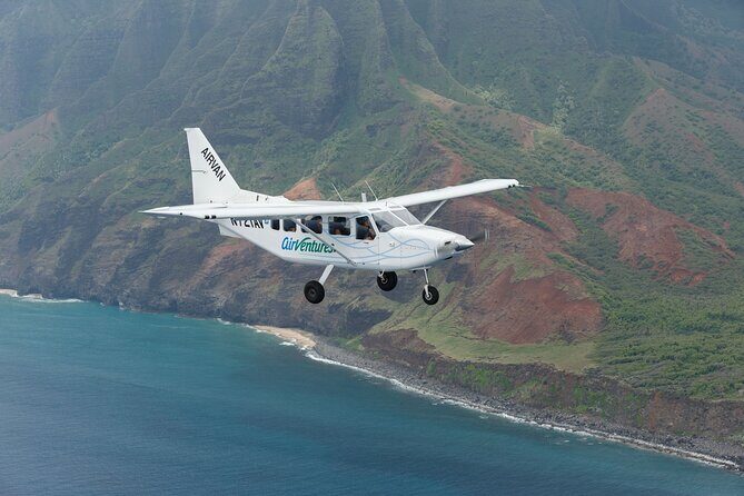 Kauai Airplane Tour: Na Pali Coast, Waterfalls & Window Seats - Getting There: Lihue Meeting Point and What Your Hour Looks Like