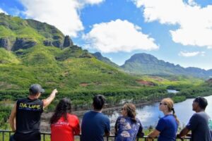 Kauai: Guided Hike and Waterfall Swim - The hike toward Bamboo Falls: short effort, strong views