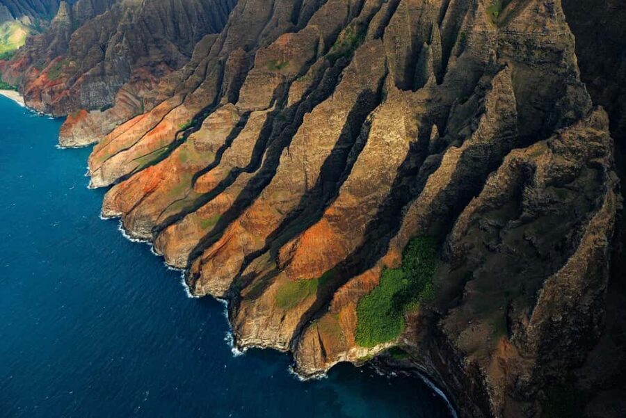Kauai: Hughes 500 4-Passenger Doors-Off Helicopter Flight - Waimea Canyon: the scale hits fast