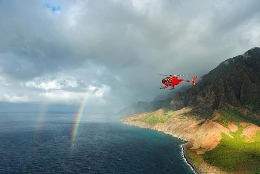 Kauai: Hughes 500 4-Passenger Doors-Off Helicopter Flight - The pilot’s role: two-way intercom and real guidance