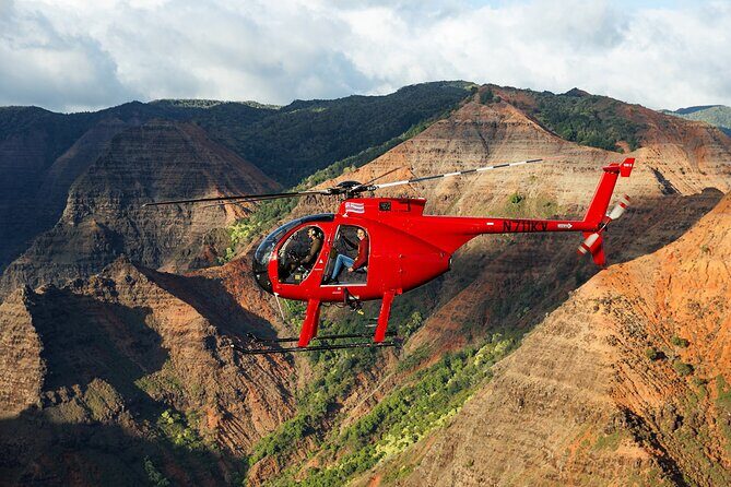 Kauai: Hughes 500 4-Passenger Doors-Off Helicopters - Weather, clothing, and the honest comfort checklist