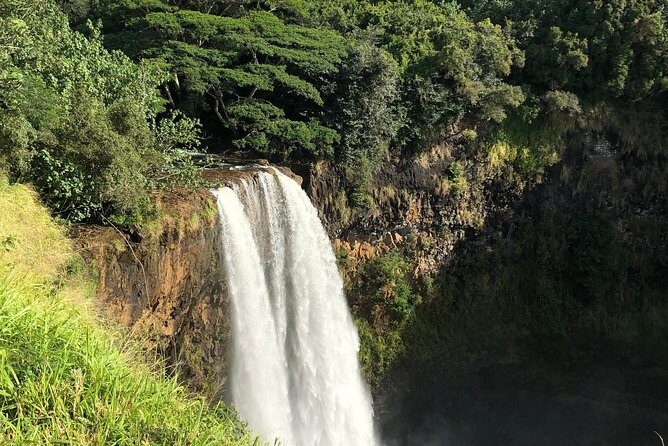 Kauai Island - Private Tour : Waimea Canyon and Southside - Spouting Horn and Captain Cook Statue: Ocean Power and Key Stories