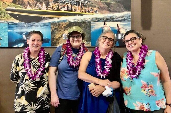 Kauai Lei Greeting at Lihue Airport - Who greets you matters: the Dan and Emilia-style experience