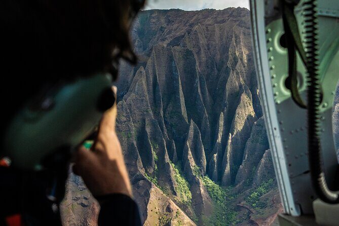 KAUAI LUXURY 60-Minute Doors-Off Helicopter ADVENTURE - Price and What $399 Buys for a 60-Minute Flight