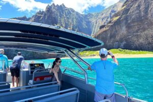 Kauai: Na Pali Coast Power Catamaran - Why a power catamaran changes what you see (and how you feel)