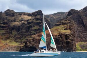 Kauai: Napali Coast Sail & Snorkel Tour from Port Allen - Getting to Holo Holo Charters and settling in for 5 hours at sea