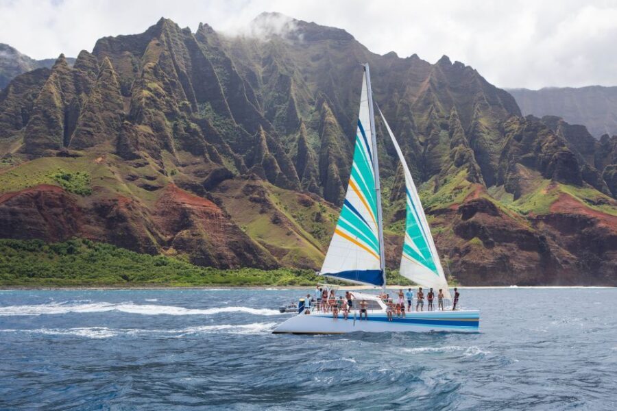 Kauai: Napali Coast Sail & Snorkel Tour from Port Allen - Food on the boat: when the meals actually add value