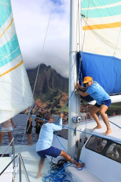 Kauai: Napali Coast Sunset Sailboat Tour with Dinner - Sunset Champagne Moment: Getting the Best Light Without Stress
