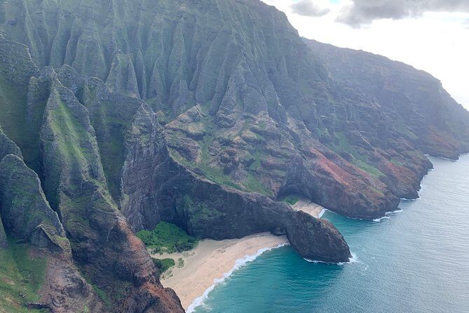 Kauai Private Doors-Off Helicopter: Ultimate Waterfalls & Canyons - Wai’ale’ale Crater: The “How Did This Happen” Moment
