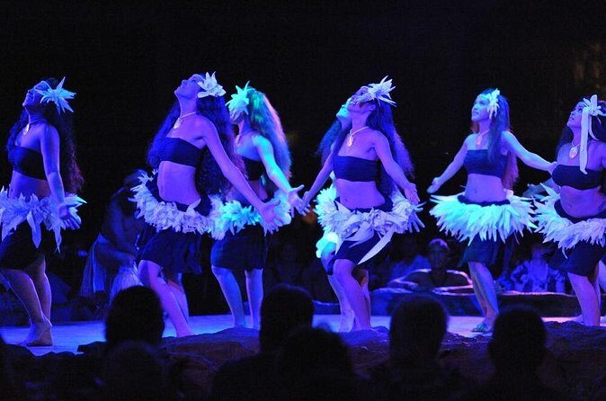 Luau Kalamaku on Kauai with Manor House 4-Course Dinner & Show - Who this is best for on Kauai