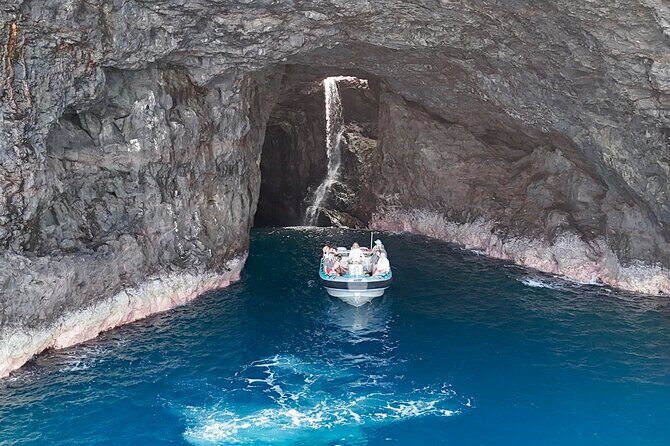 Nā Pali Coast Zodiac Raft Sea Caves Expedition on Kauai - A ride that’s exciting, not soft