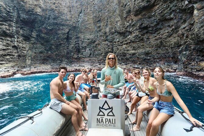 Nā Pali Coast Zodiac Raft Sea Caves Expedition on Kauai - Stop 1 at Na Pali Coast State Park: where the day gets real