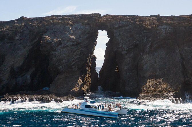 Ni'ihau and Na Pali Coast Snorkel Boat Tour - The catamaran experience: big day, real sea conditions