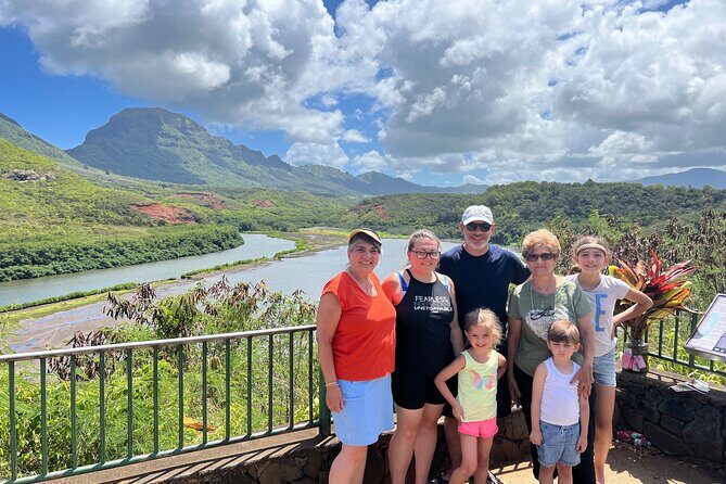 Private Kauai Eastside Waterfalls & Local Grinds - Lydgate Farms chocolate tasting: a food stop that fits the day