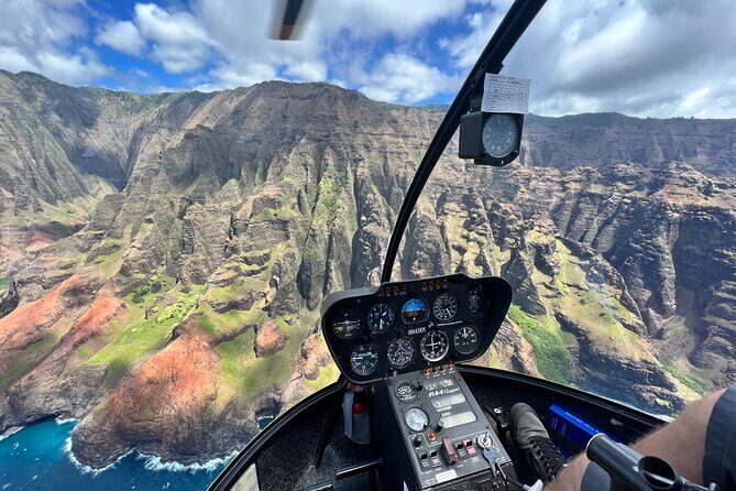 R44 Private Tour of Kauai Doors OFF - Why doors-off views make Waimea and Na Pali hit harder