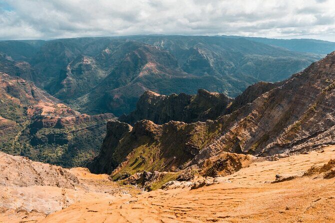 Waimea Canyon Private Tour with Local Guide from Kauai - Waimea Canyon State Park: the Grand Canyon of the Pacific moment